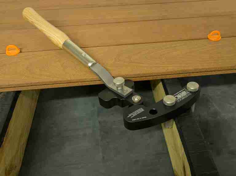 Decking Tools: Deck Board Straightening Tool
