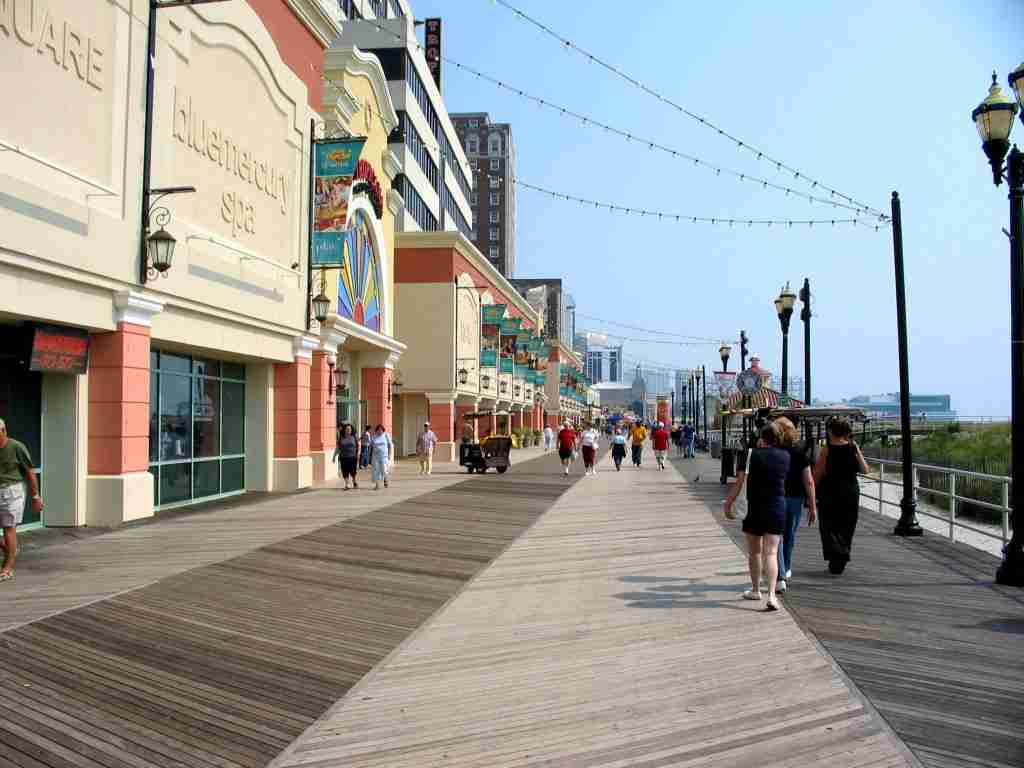 Ipe lumber at Atlantic-City-Boardwalk