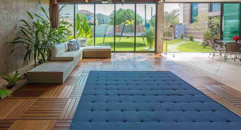 10 reasons why you put in the tiles wooden balcony  Patio flooring,  Outdoor wood tiles, Gravel landscaping