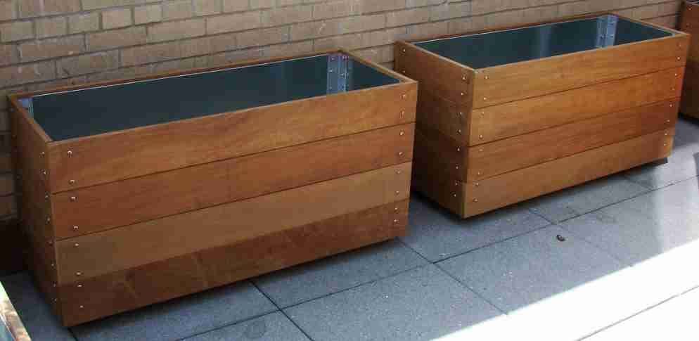 Planters-made-with-Ipe-Shorts-for-the-deck