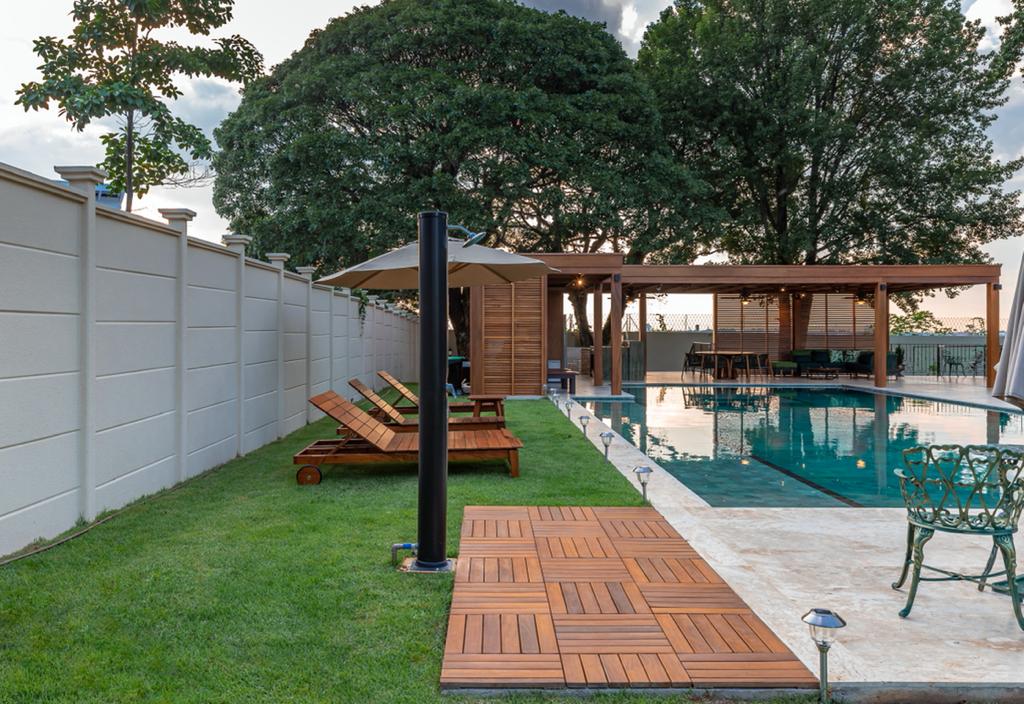 deck tiles pool