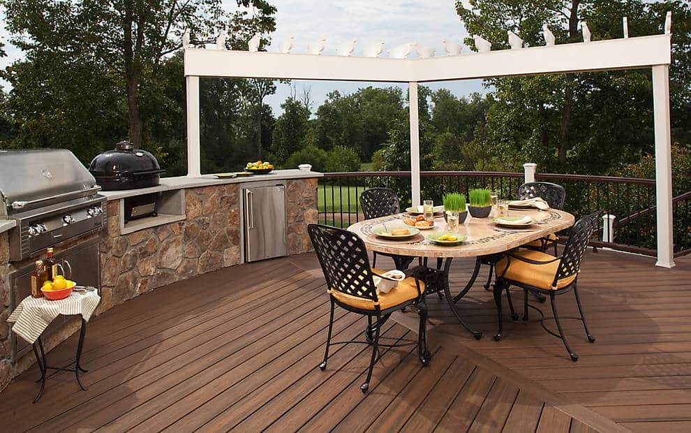 Remodel your outdoor backyard with composite