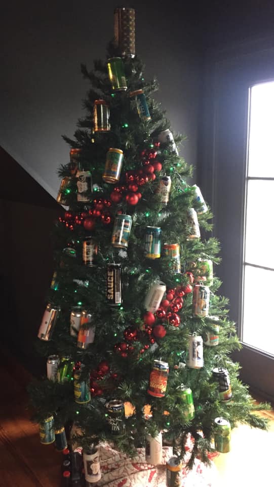 christmas tree decorate beer cans