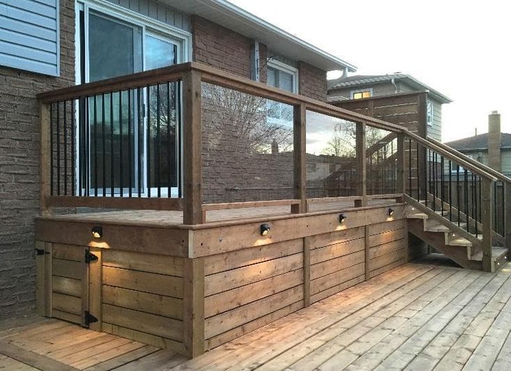 Horizontal deck skirting